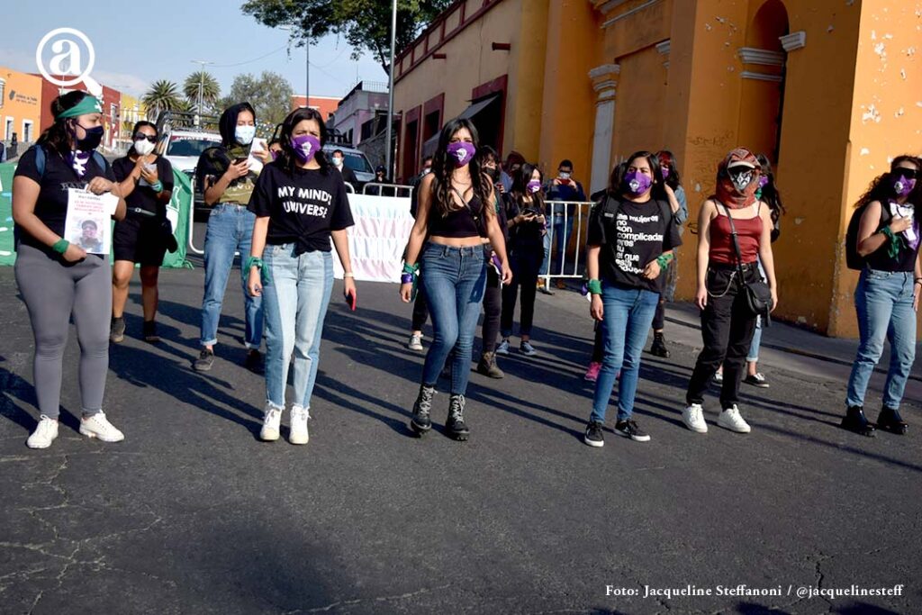 FOTOS: Con performance, feministas poblanas arrancan movimiento por el 8M 8 foto Feministas5