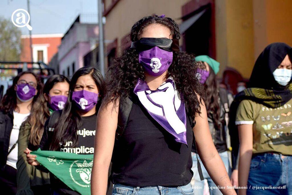 FOTOS: Con performance, feministas poblanas arrancan movimiento por el 8M 7 foto Feministas7