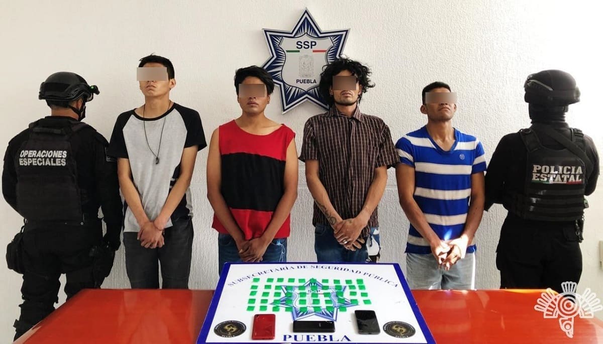 Detienen a cuatro presuntos narcomenudistas en Cuautlancingo 2 narcomenudistas 2