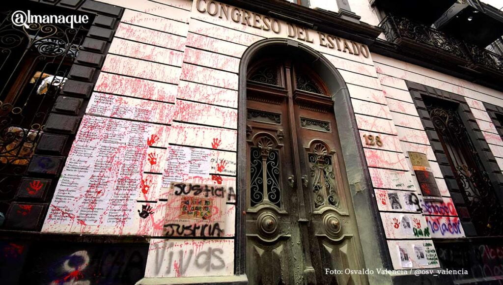 pinta puerta congreso1