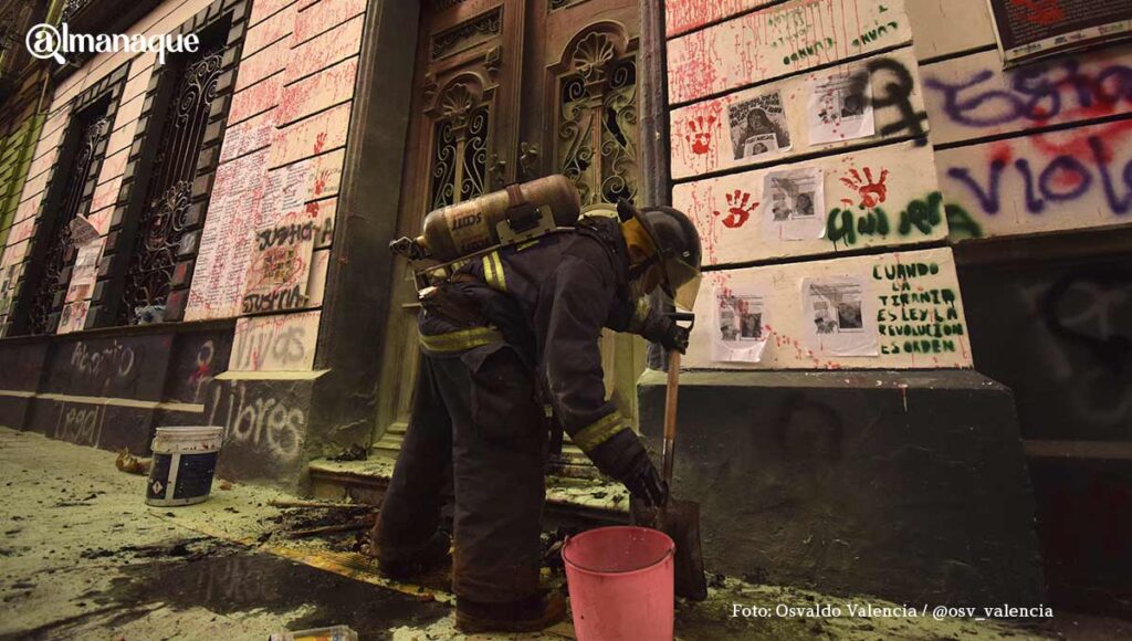 pinta puerta congreso6