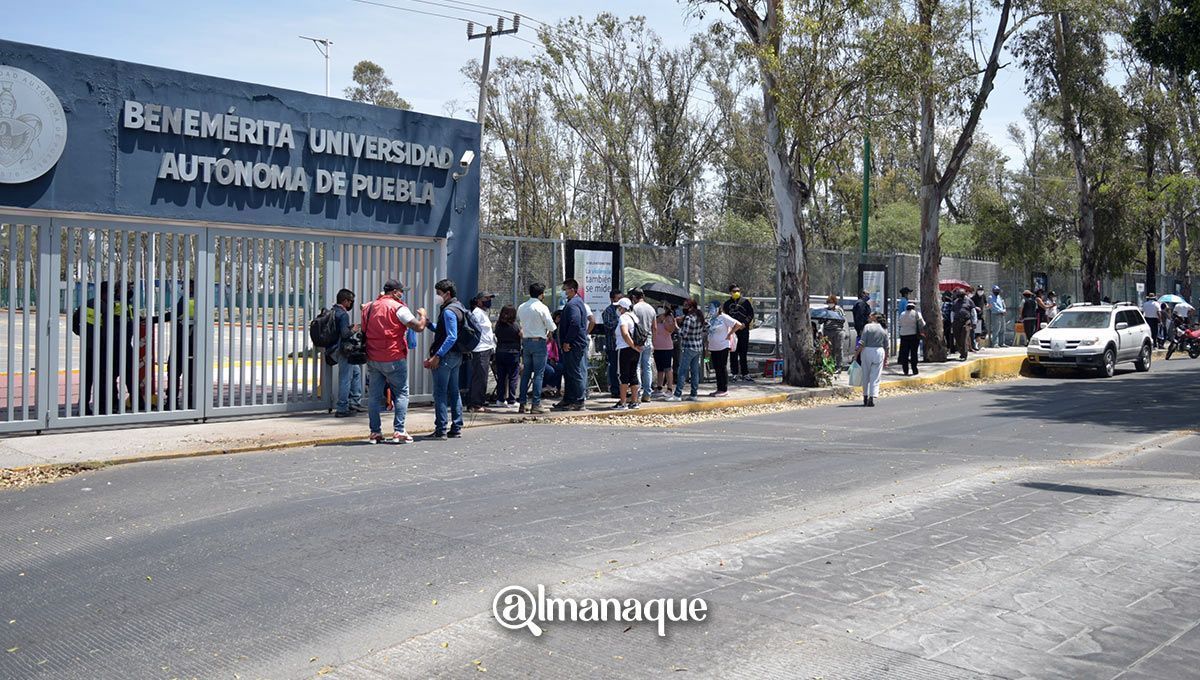 portada BUAP Fila Vacunas