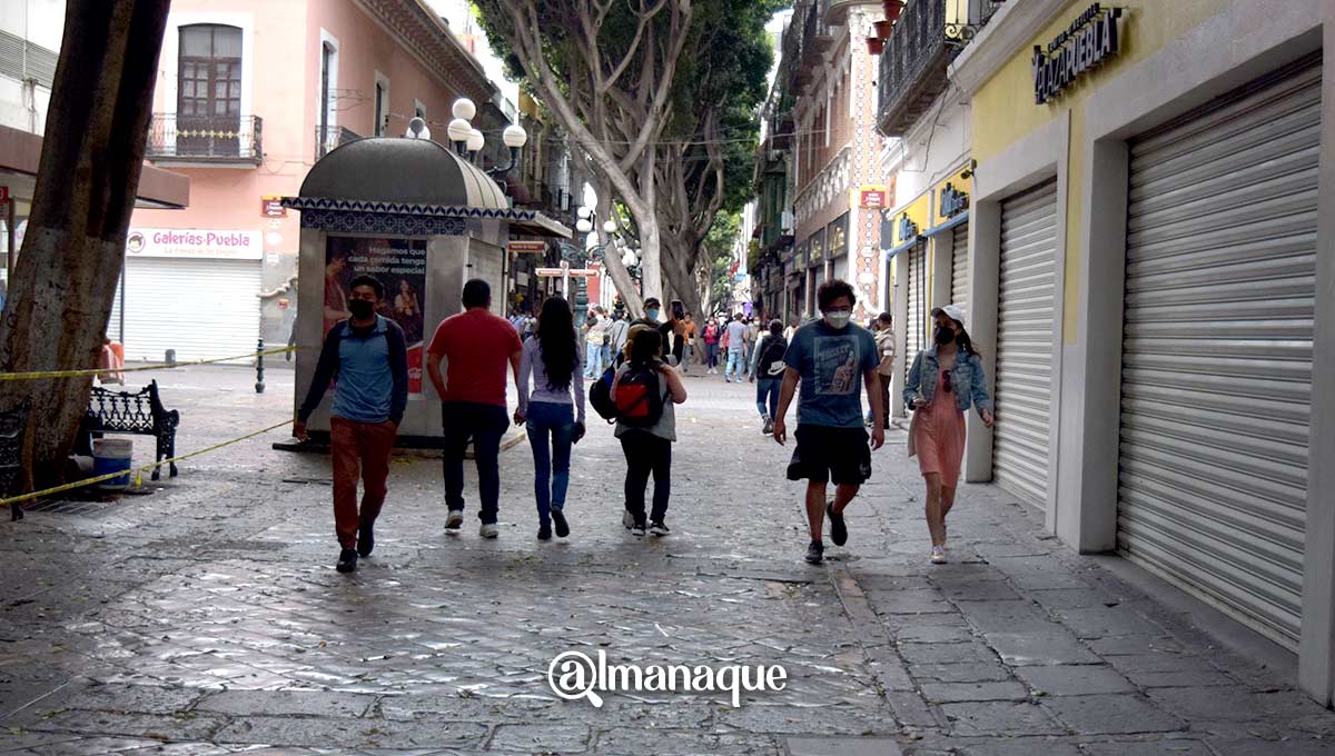 Poblanos y turistas se desbordan en el Centro, pese a cierre de negocios 7 portada centro15Marzo