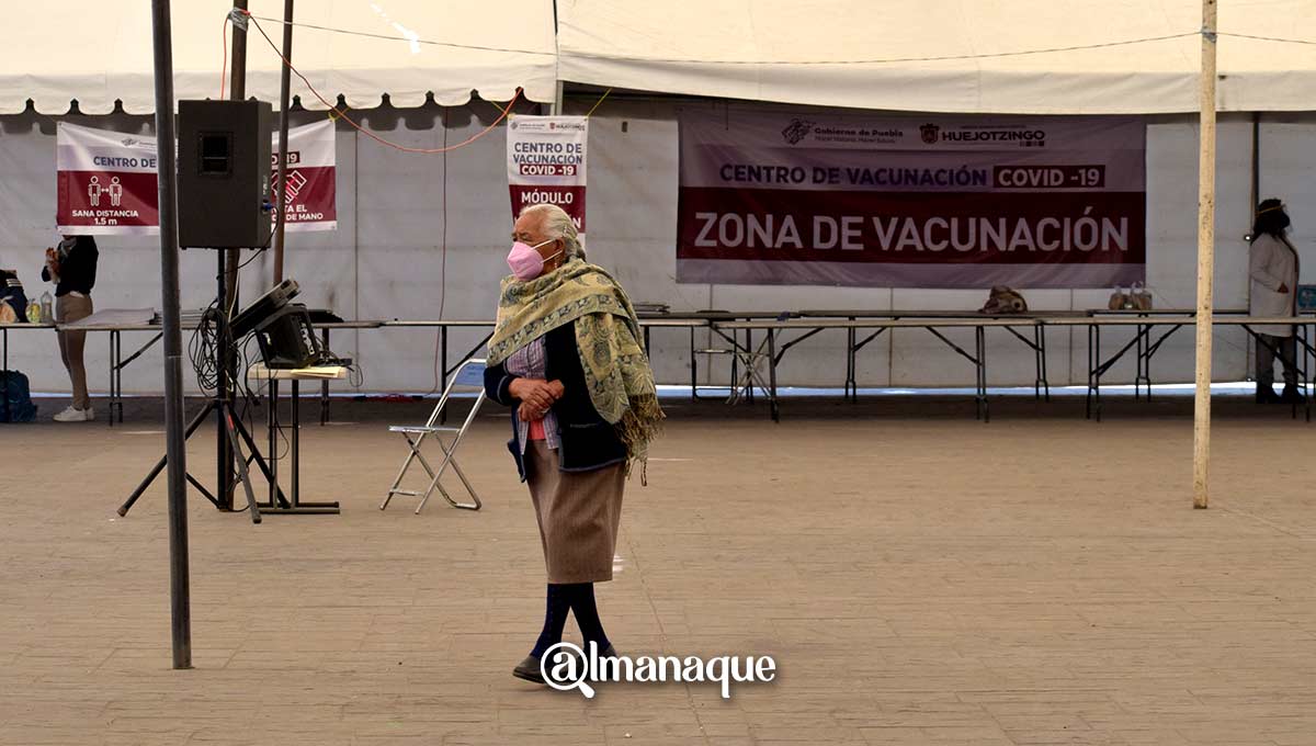 En Huejotzingo, vacuna antiCOVID lleva tres horas de retraso; enviaron mariachi a amenizar 5 portada vacuna huejotzingo