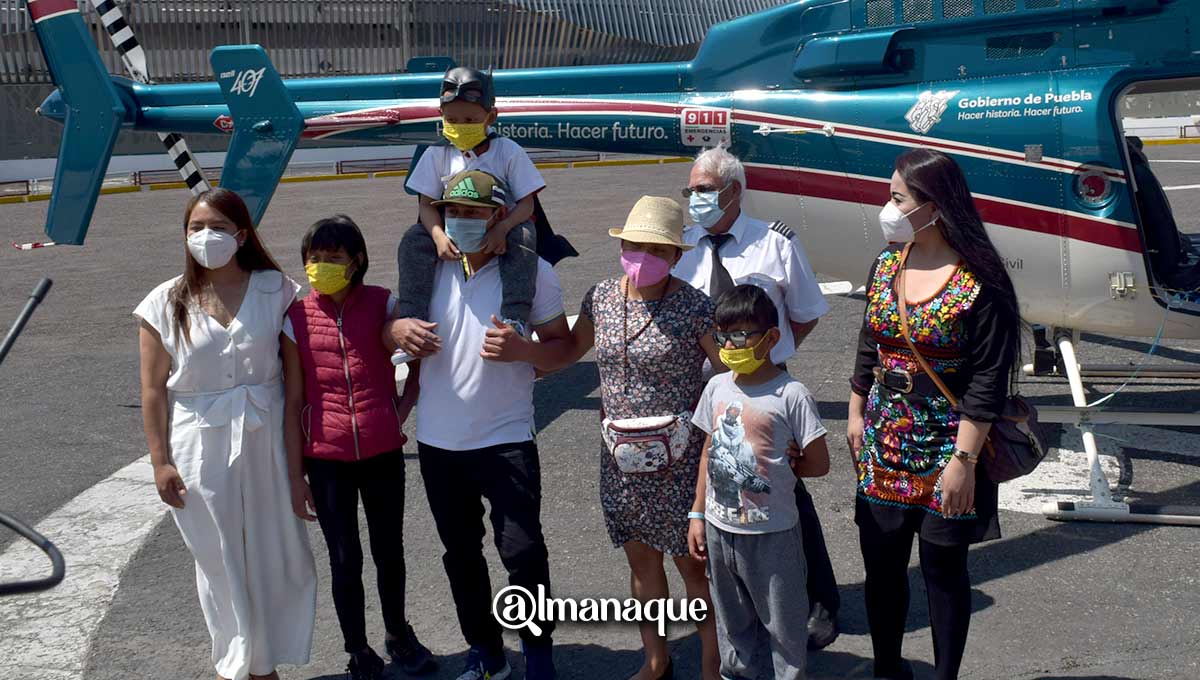 El pequeño Alexander de 5 años cumple su sueño de volar en helicóptero 8 portada vuelo batman