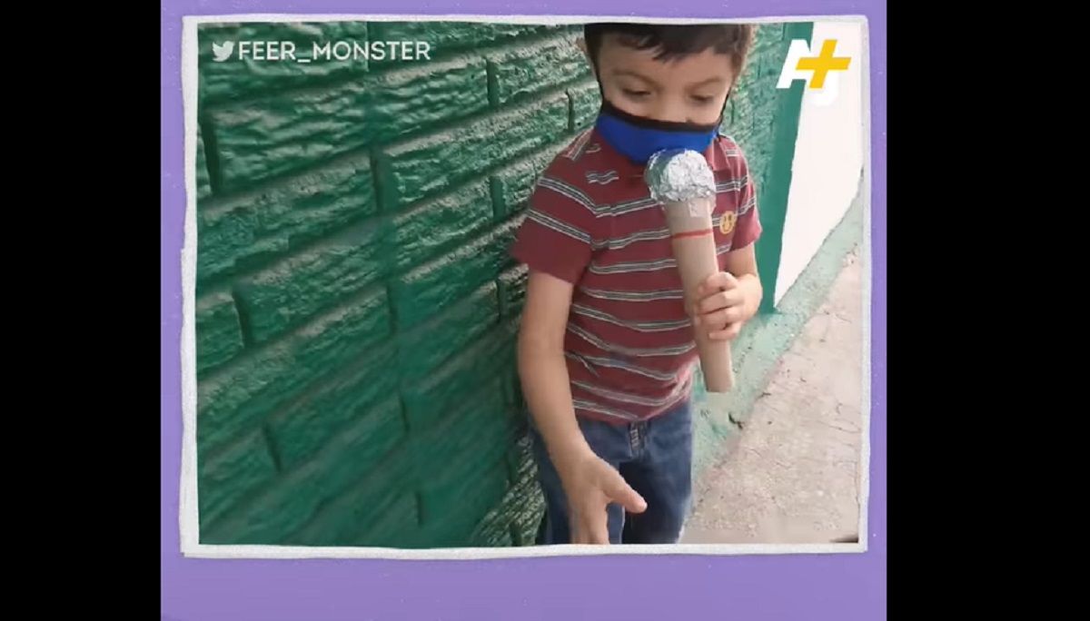VIDEO: Santi de 4 años hace un reportaje sobre perritos de la calle y se vuelve viral 1 santi