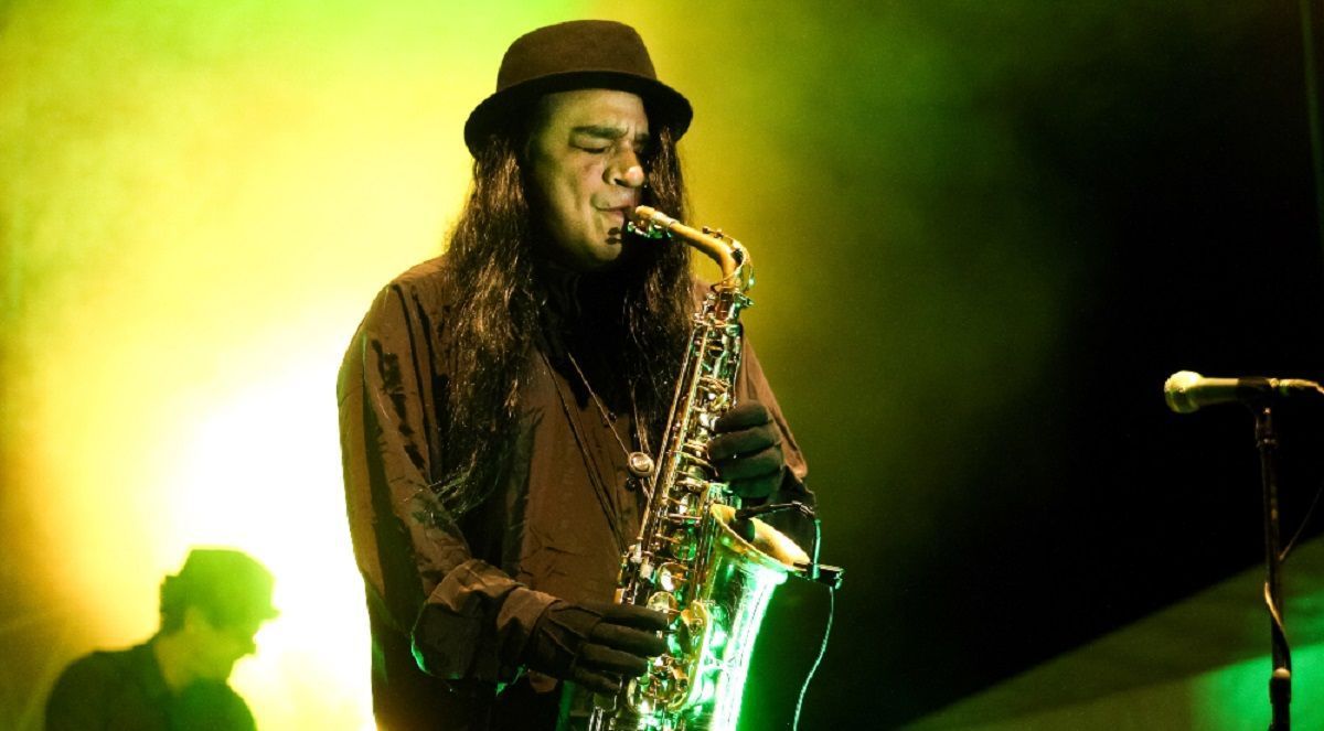"Comienza a disfrutar la vida eterna": Muere Sax, integrante de la Maldita Vecindad 2 sax maldita vecindad