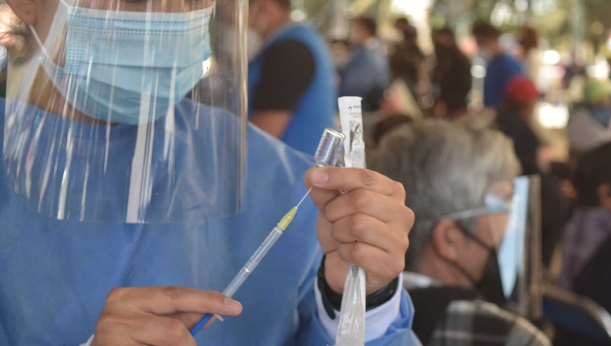 Puebla recibirá 143 mil vacunas para inmunizar a docentes a partir del 25 de mayo 2 vacunas covid puebla 1