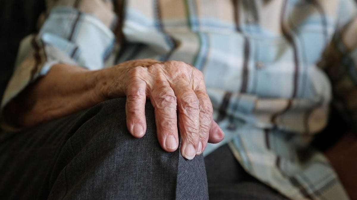 Don Miguel de 80 años, atropella y mata a uno de sus asaltantes en Tabasco; él también murió 2 viejito 1