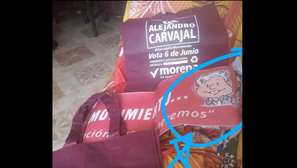 Denuncian que Alejandro Carvajal reparte despensas con imagen de AMLO para promocionarse en Puebla 1 Alejandro