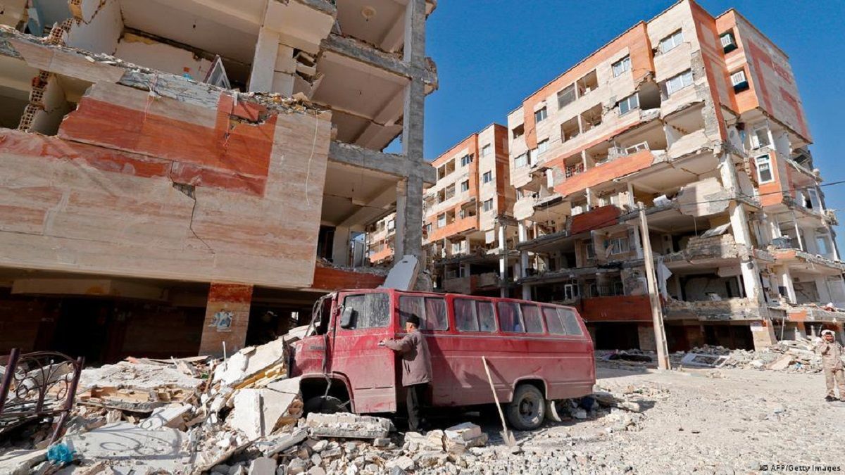 VIDEO: Se derrumban montañas tras sismo de 5.8 en Irán; hay cinco heridos 2 Iran