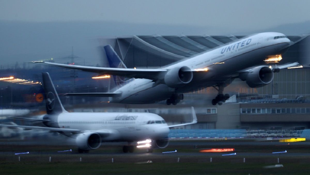 ¡Rápidos y furiosos! Dos aviones de pasajeros a protagonizan una 'carrera' en el aire (VIDEO) 2 United