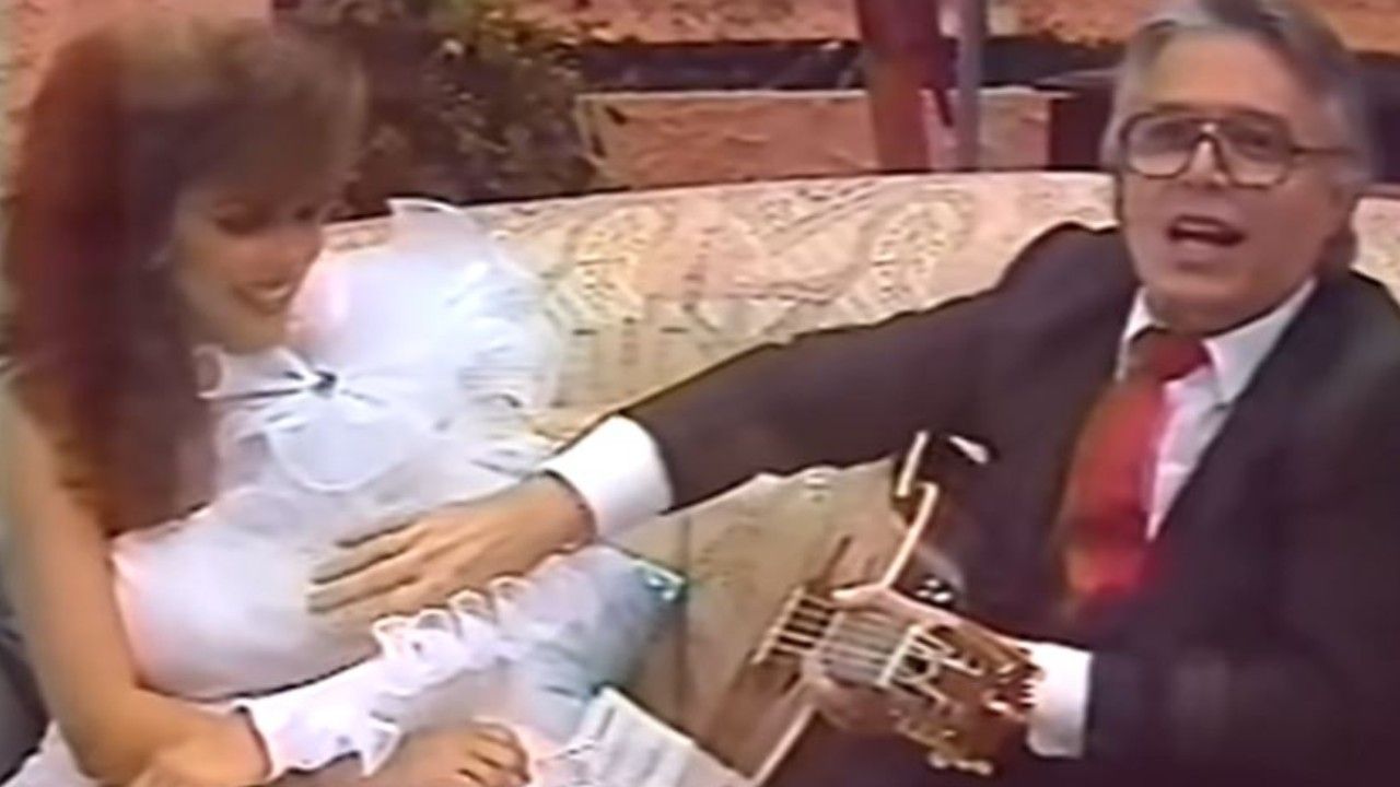 VIDEO: Reviven el momento donde Enrique Guzmán le tocó los senos a Verónica Castro 2 enrique guzman toco los senos de veronica castro