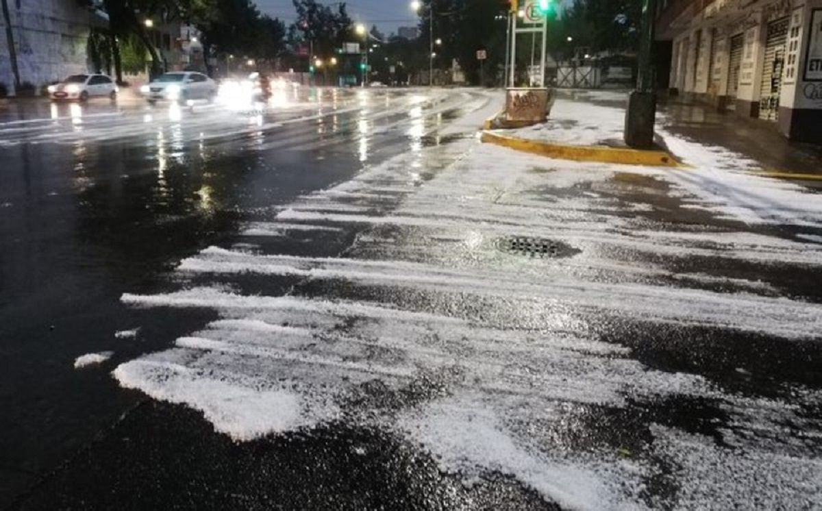 ¡Saca tu sombrilla! Prevén granizadas en Puebla para el 14 de abril 2 granizada