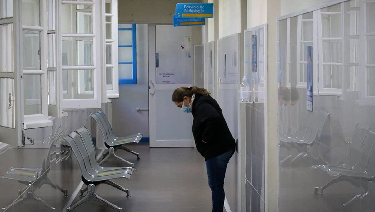 Descubre que su esposo le era infiel con su amiga cuando estaba a punto de ser intubado por COVID 2 infiel