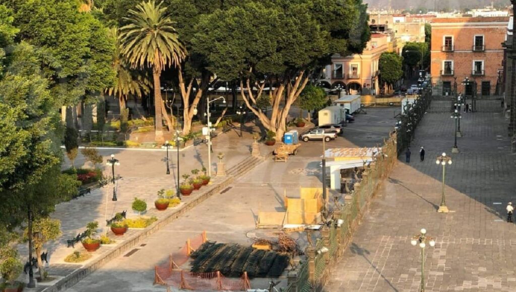 Obras del zócalo siguen sin permiso, pero ya quitaron las jardineras 7 jardineras zocalo3jpp 1