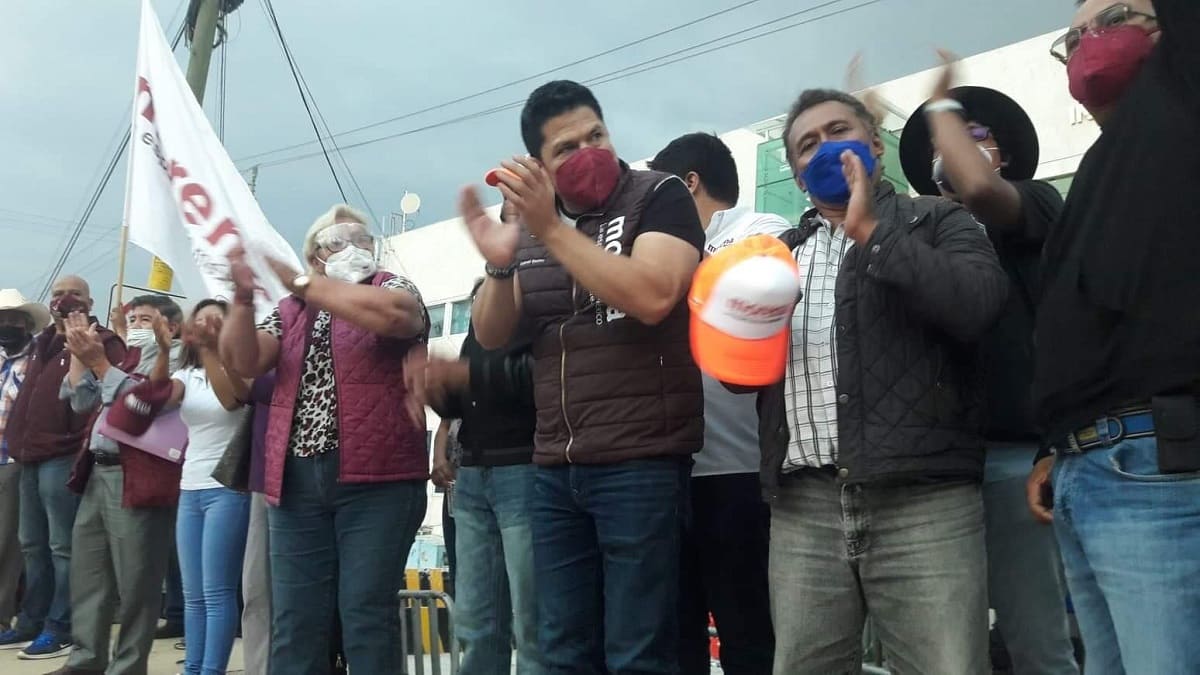 Biestro encabeza marcha contra imposición de Claudia Rivera en Morena 2 marcha Biestro