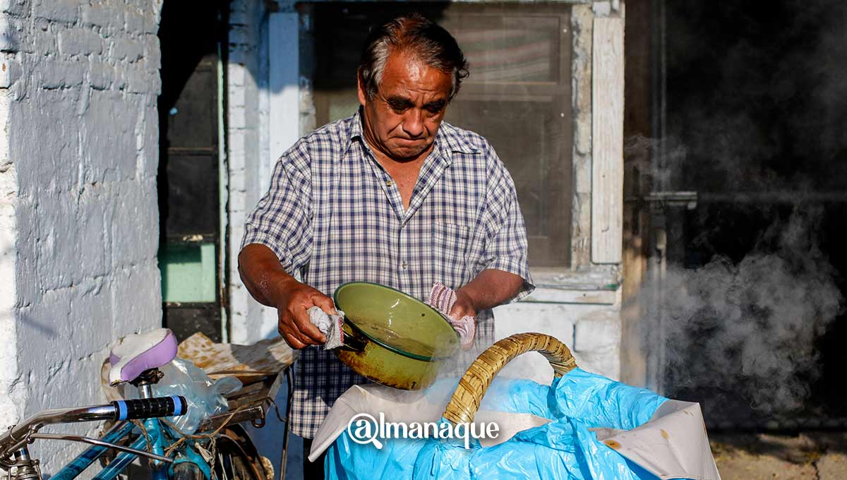 Alfonso Pérez, el hombre que desde hace 41 años alimenta a los poblanos con deliciosos tacos de canasta 10 portada Alfonso Perez Puebla tacos canasta