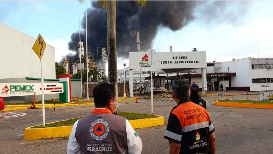 Confirma PEMEX 6 heridos tras el incendio en refinería de Minatitlán, Veracruz 2 refineria de PEMEX
