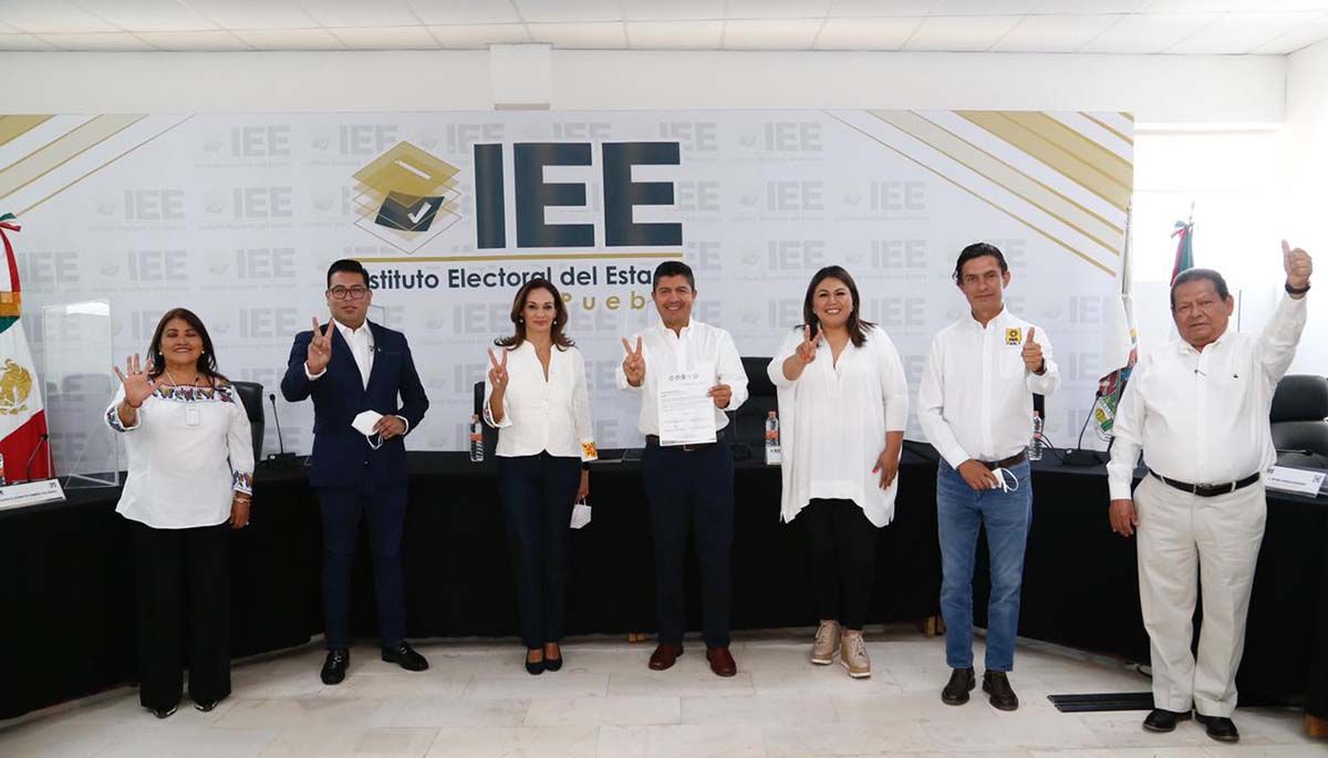 Eduardo Rivera se registra por la alcaldía de Puebla; lo respaldan PAN, PRI, PRD, PSI y CPP 2 registro edudardo rivera
