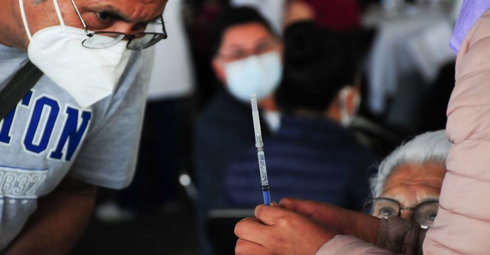 Vacunación a mayores de 50 años iniciará en mayo: Salud 1 salud vacuna 50 anos mayo