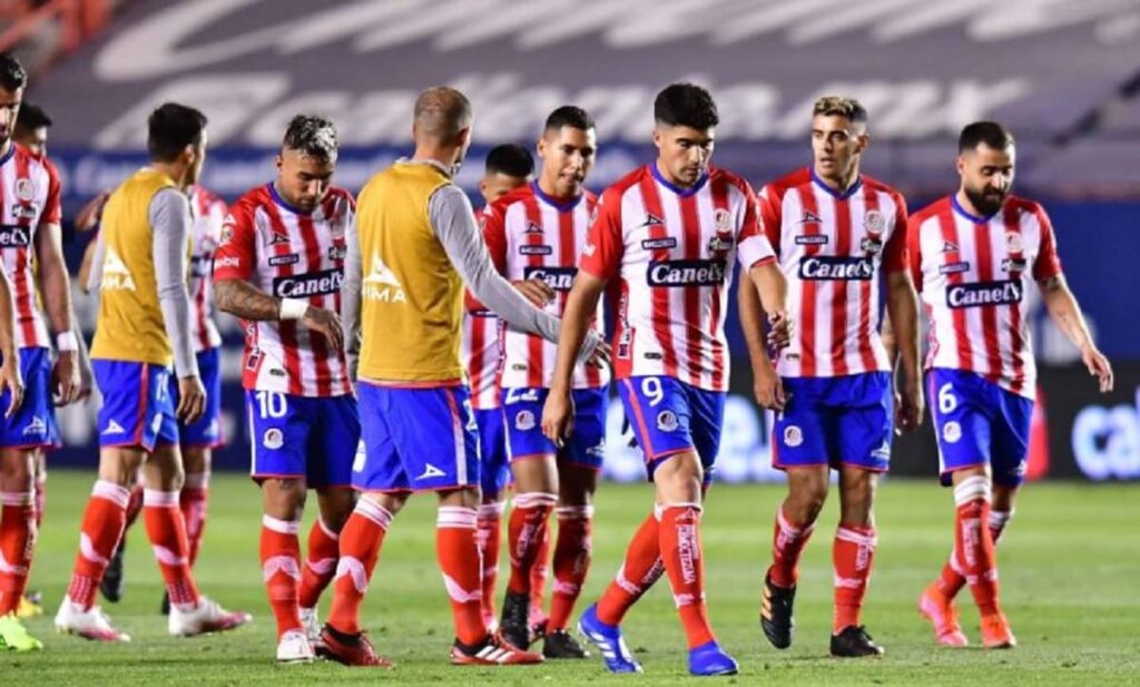 Atletico San Luis club de cuervos 1