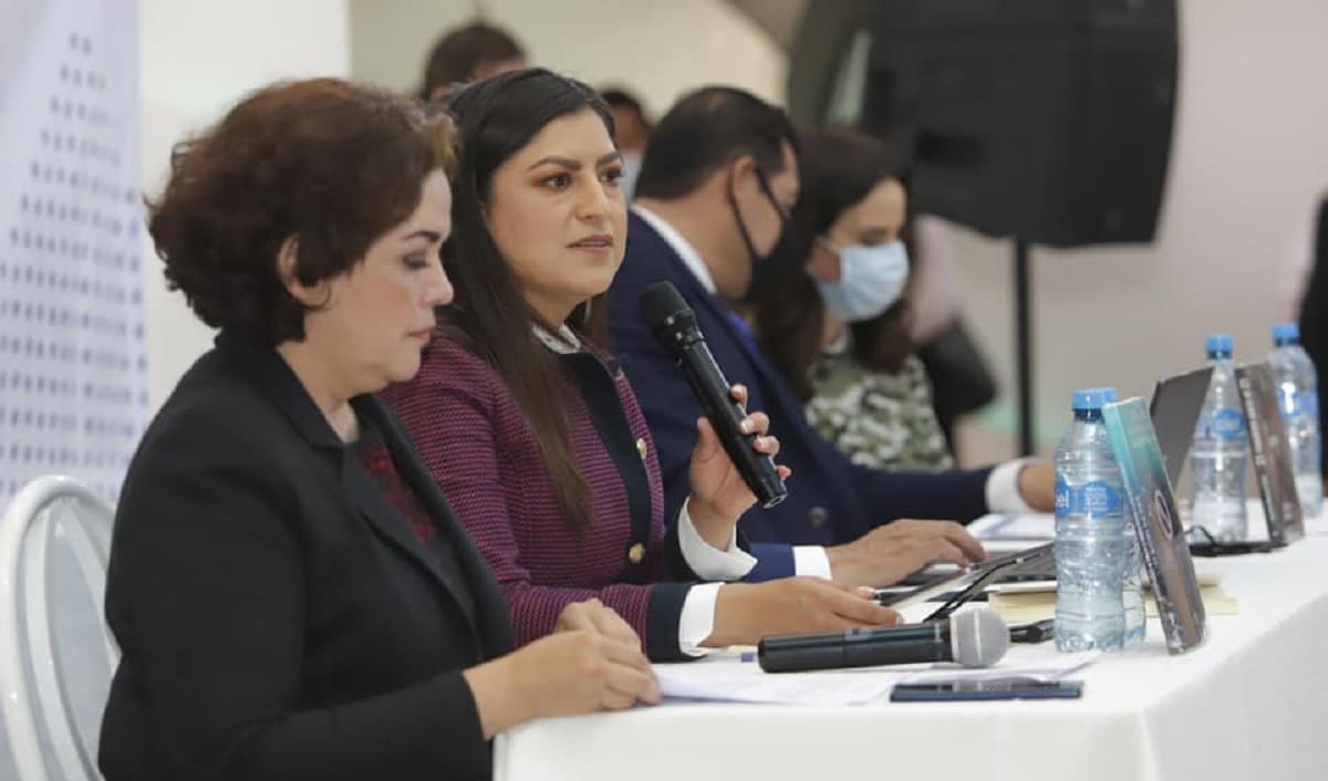 Tras agresiones, Claudia Rivera anuncia investigación contra medios de comunicación  1 Claudia Rivera medios de comunicacion