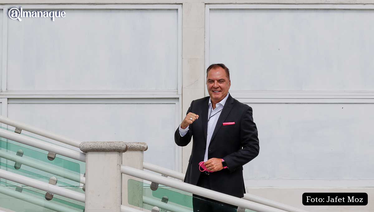 Debate Eduardo Rivera santa