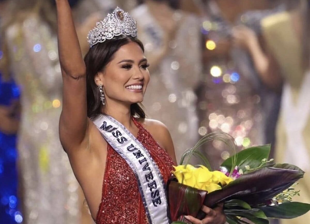 Mexicana Andrea Meza se queda con la corona de Miss Universo 2021 3 E1j24AxWQAIth 1 1 1 1