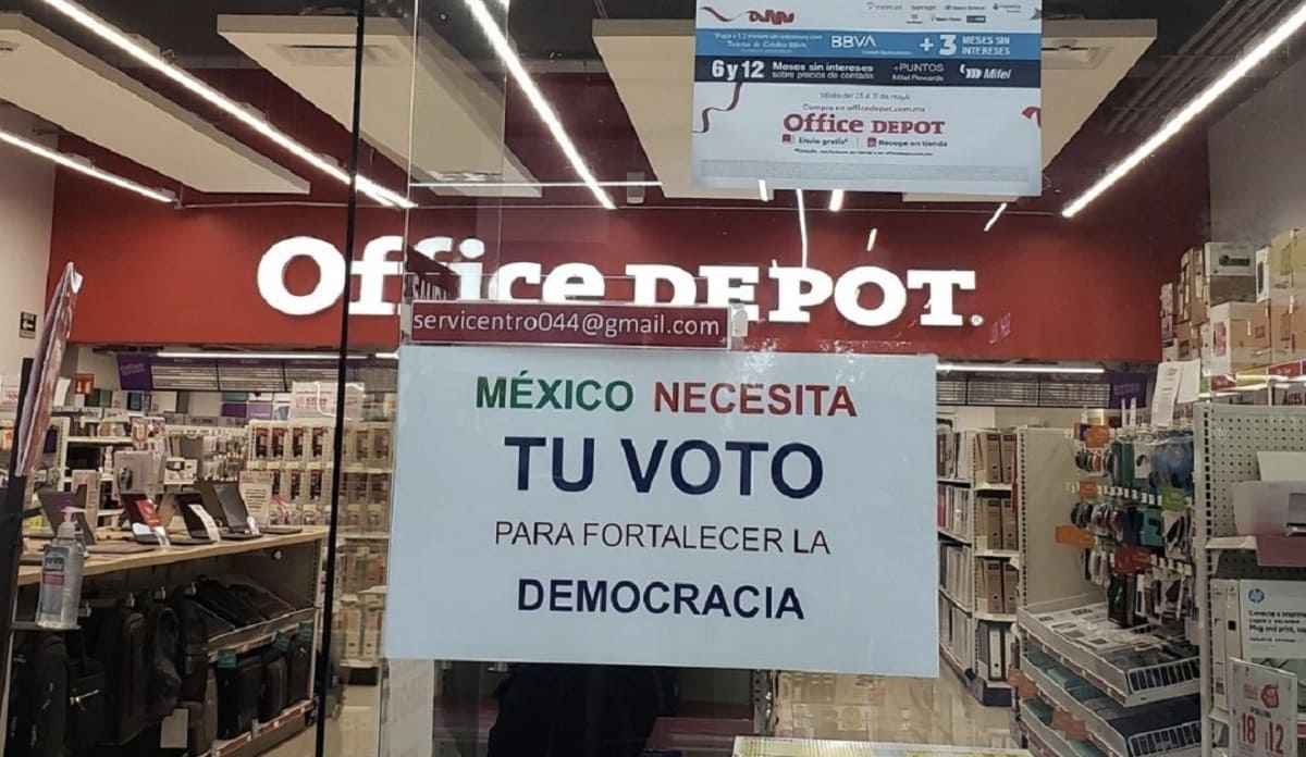 Acusan a Office Depot de promover el voto para el PRI y PAN