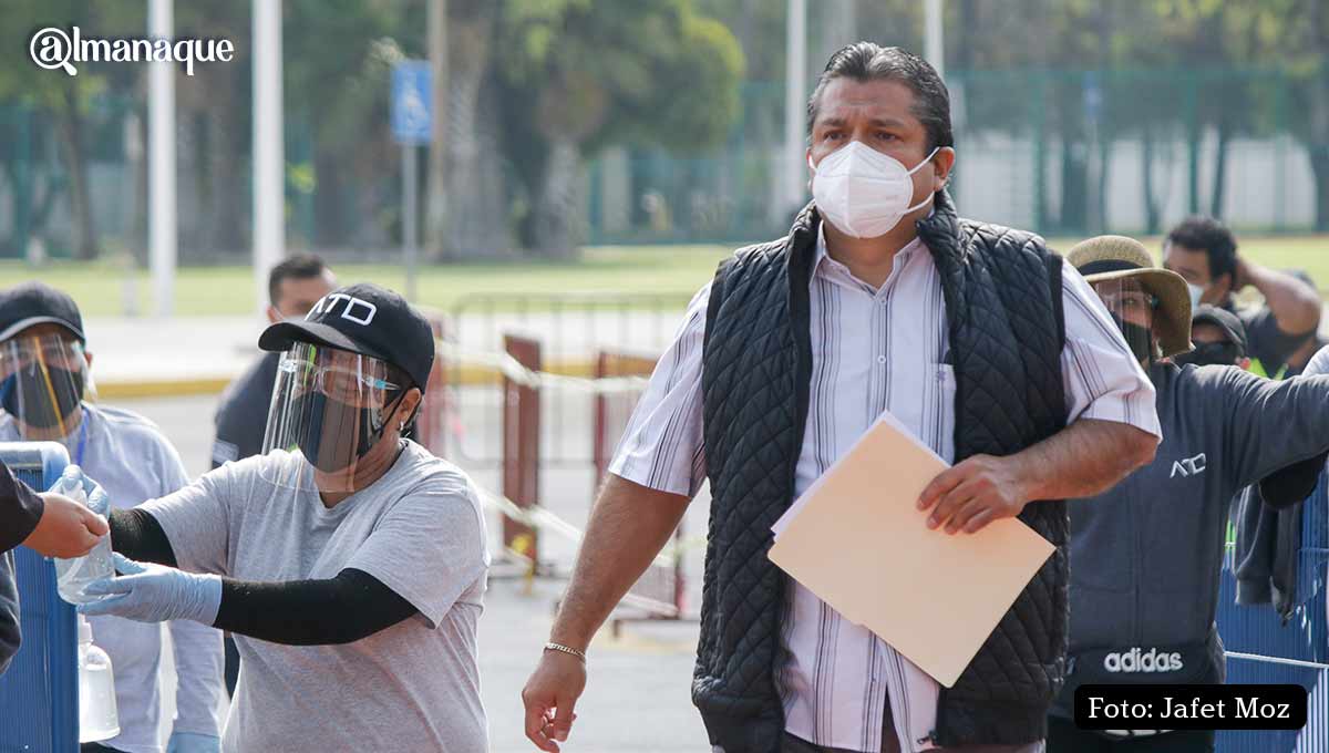 Vacunacion a maestros BUAP 2