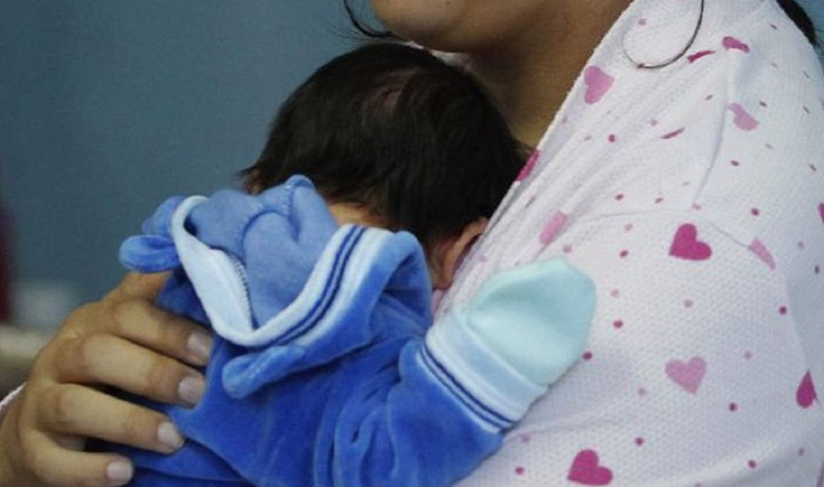 Familias de Edomex colocan primero el apellido materno a sus hijos; van 13 casos 2 bebe 1