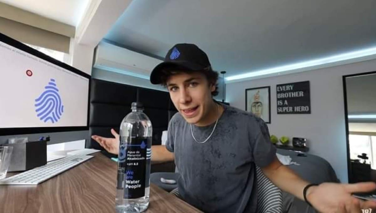 Redes critican a Juanpa Zurita por lanzar su marca de agua 2 juanpa zurita 1