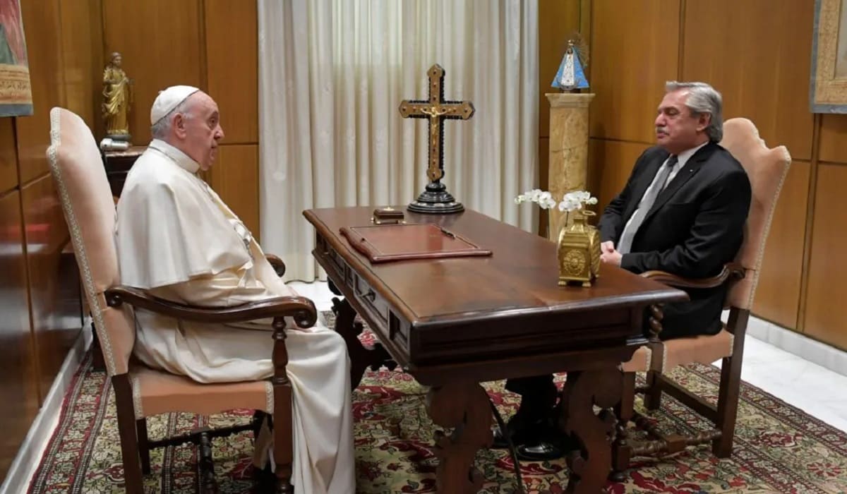 El papa Francisco recibe al presidente argentino en el Vaticano 2 papa 1