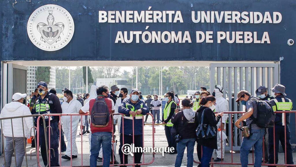 portada vacunacion maestros BUAP