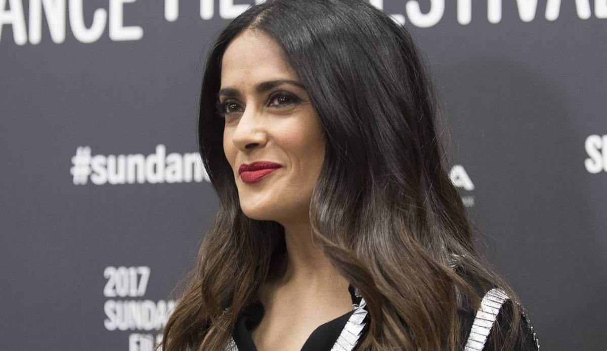 Salma Hayek revela que estuvo a punto de morir por COVID-19 2 salma hayek 1