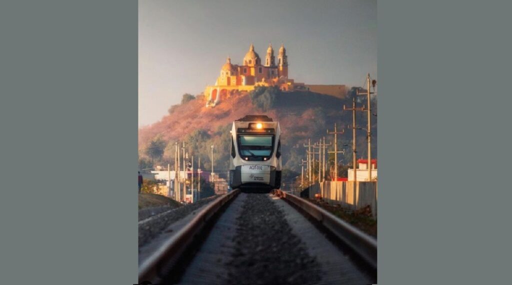 El tren turístico fue inaugurado por el exgobernador Rafael Moreno Valle en 2017