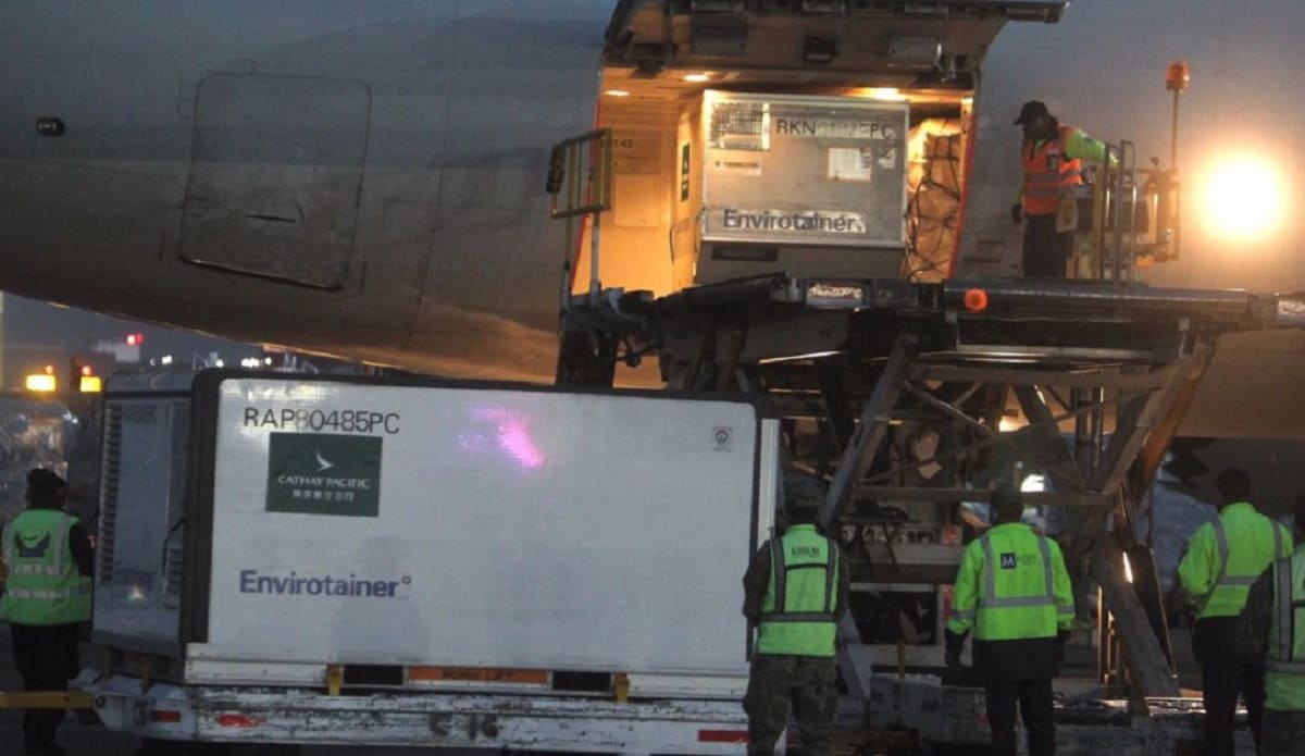 Llegan a México 35 mil dosis más de vacunas CanSino contra COVID-19 2 vacunas. 1