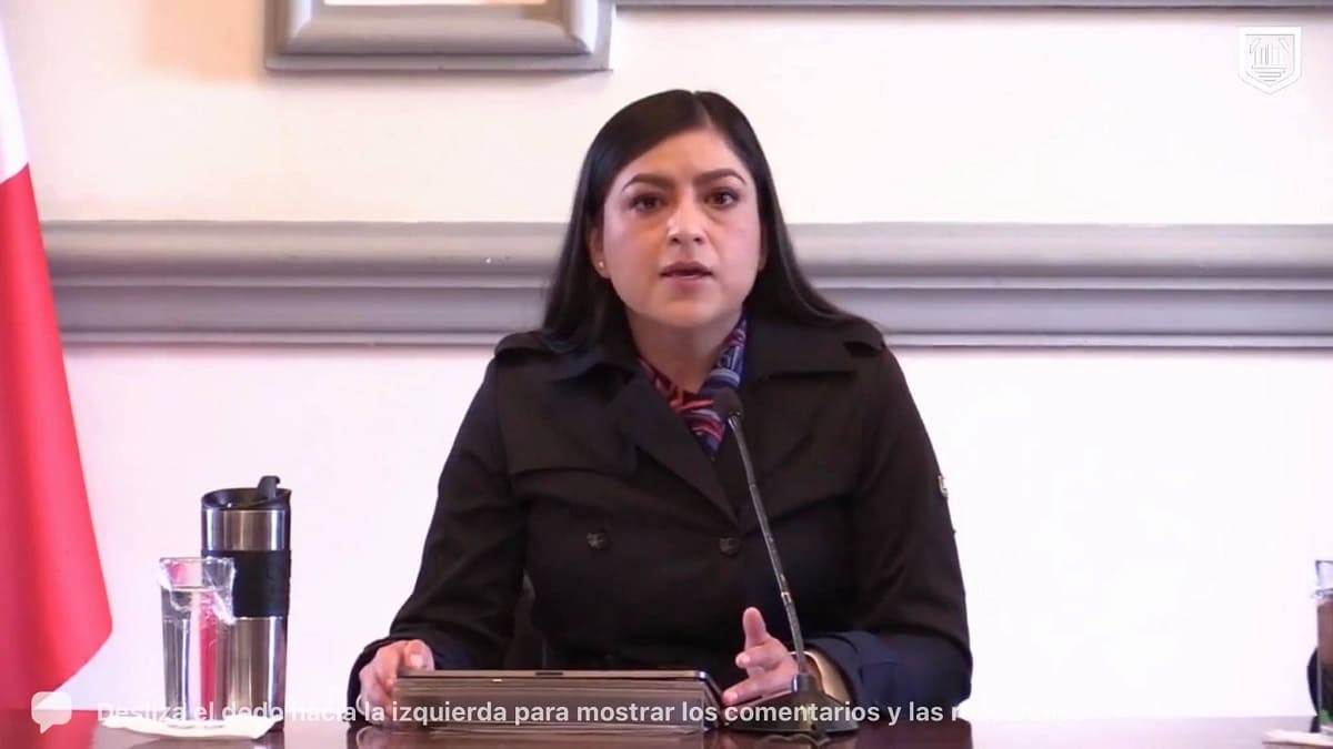 Claudia se rinde: Sedatu decidirá si cancelan remodelación del Zócalo y mercado de Amalucan 2 Claudia Rivera zocalo