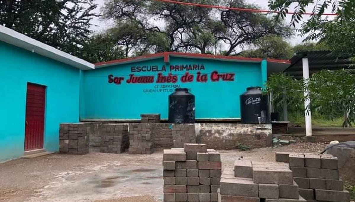 Escuela de Puebla que ganó rifa del avión presidencial sigue en espera del premio 2 ESCUELA GUADALUPITO 01 1