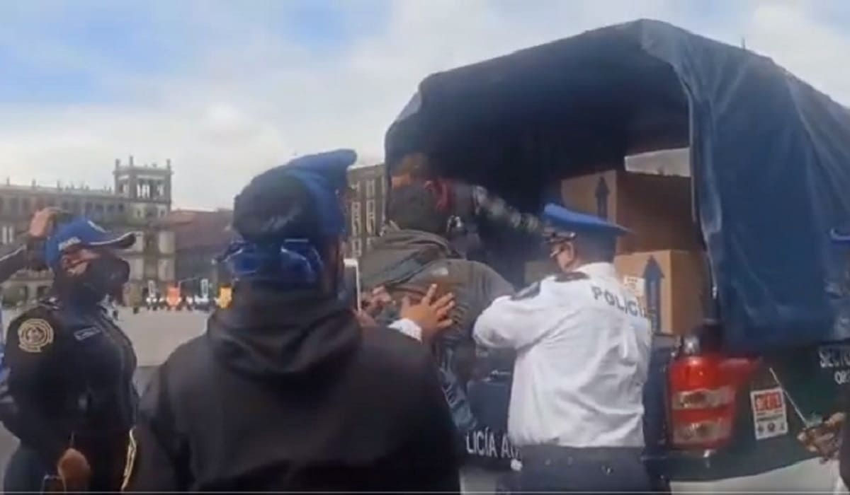 Reporteros de Grupo Imagen son detenidos por grabar a las afueras de la Catedral Metropolitana en CDMX 2 Gahel Ramon Jose 2