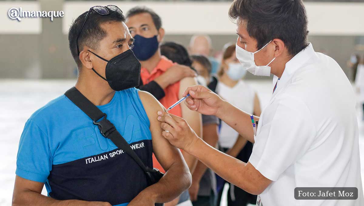 FOTOS: Así transcurre la vacunación antiCOVID en el Centro Expositor donde esperan 15 mil personas diarias 16 Vacuna Covid 19 Puebla Centro Expositor 15