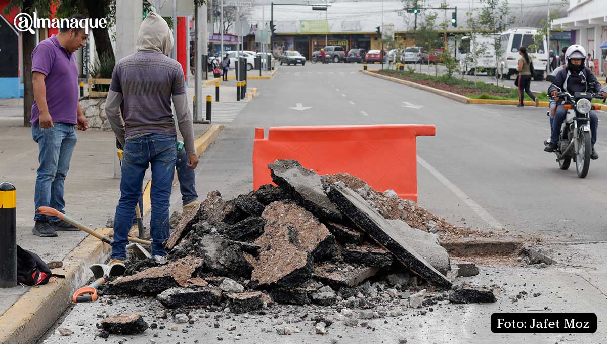 Destruyen pasos peatonales del recién remodelado bulevar Xonaca que costó 100 mdp 9 bulevard xonaca 7
