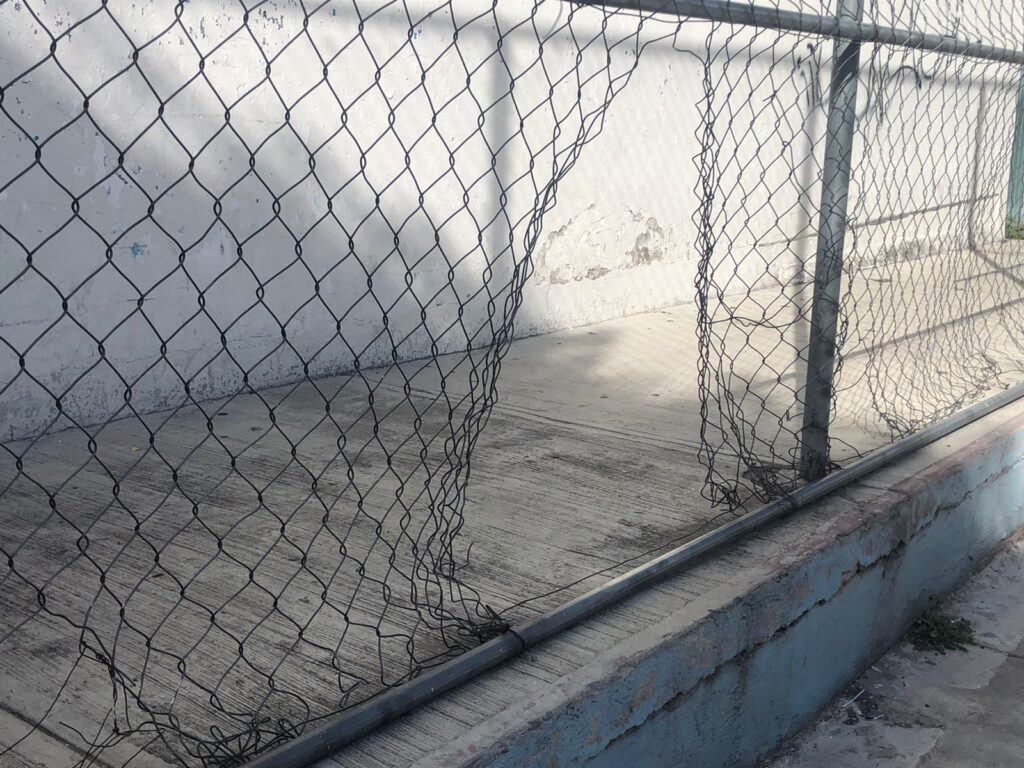 FOTOS: Canchas de colonias lucen abandonadas, aunque Ayuntamiento asegura que les dio mantenimiento 10 d518025d c45d 4a91 881f 4ed5fb77c7ca