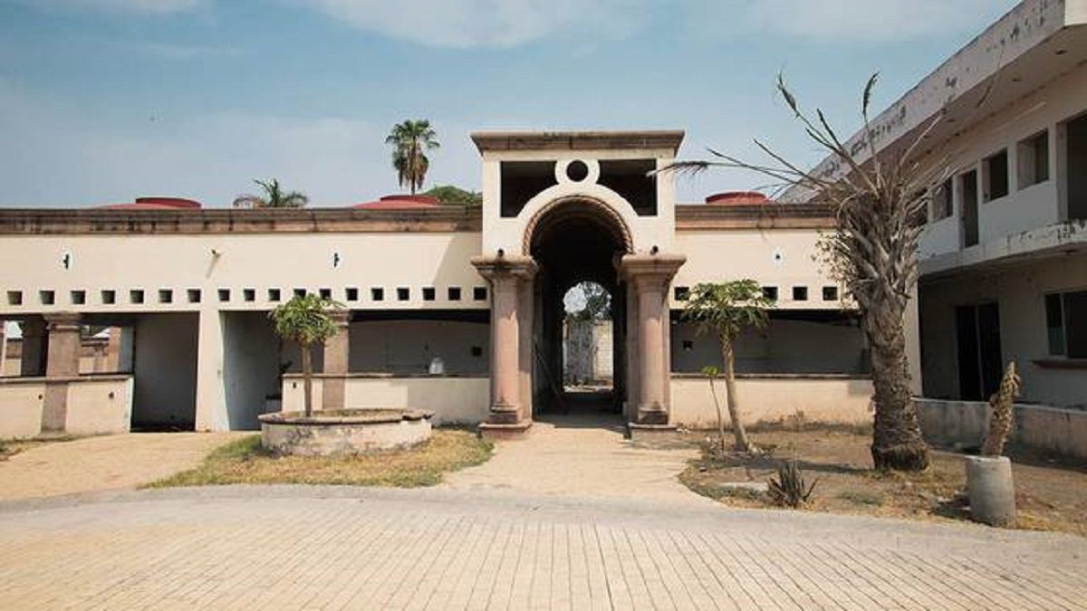 Piden convertir en prepa el rancho de “la Barbie” que rifará la Lotería Nacional 2 la barbie