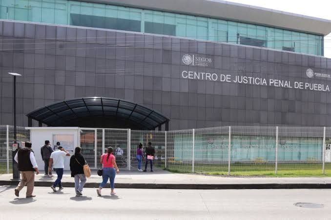 Ante omisión de Claudia Rivera, Gobierno de Puebla arregla bache de la 11 Sur 1 4CC9D45C F49B 4BFD A559 22625CD5054F