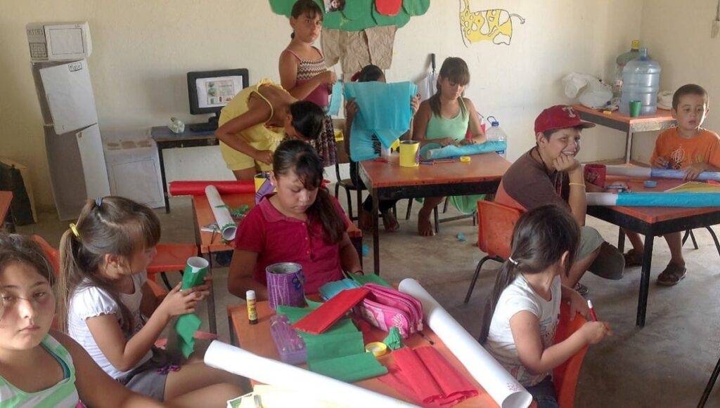 Lideres para la Educacion Comunitaria 1