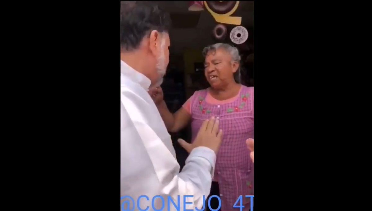 Fernández Noroña le grita a dos adultos mayores y sus vecinos lo defienden 2 Norona