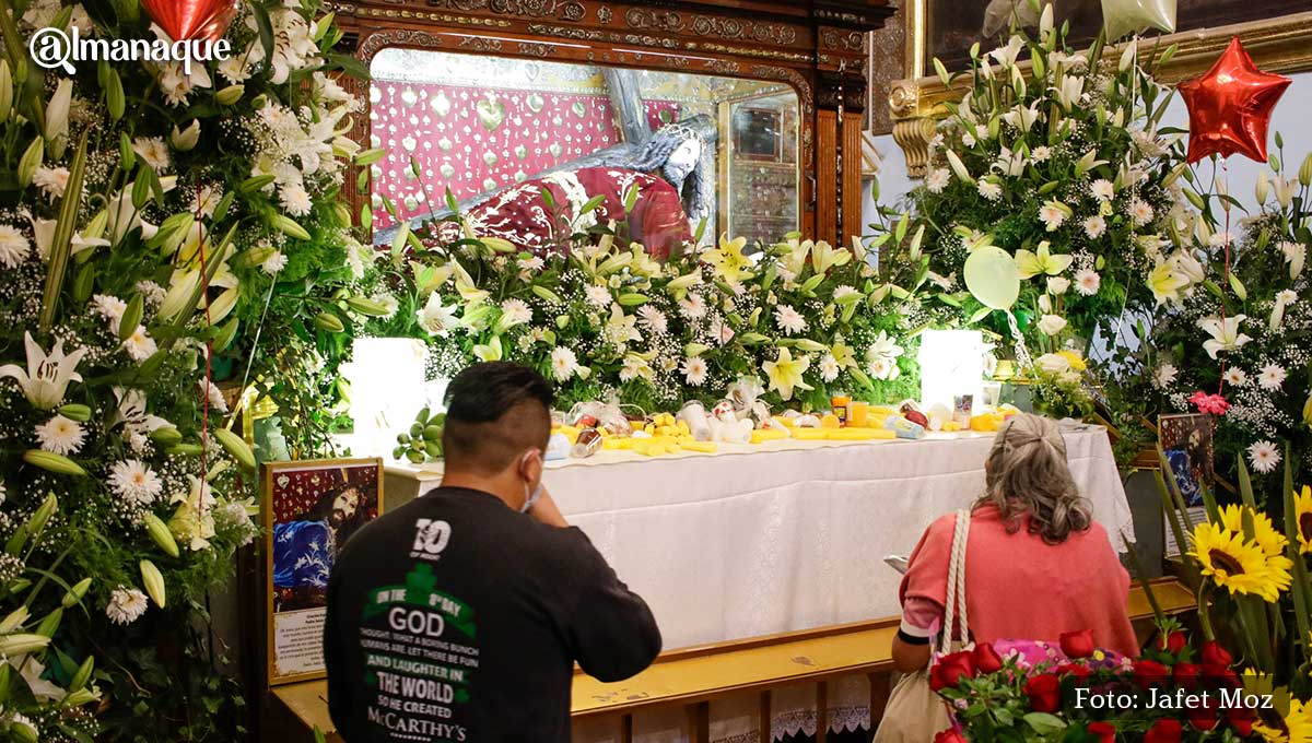 Con comida y mariachi, cientos de poblanos festejan al Señor de las Maravillas 12 Senor de las Maravillas6