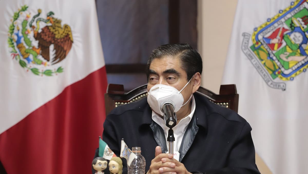 Atiende gobierno del estado caso de estudiantes poblanos contagiados en Cancún: MBH 1 barbosa atencion poblanos contagiados cancun 1